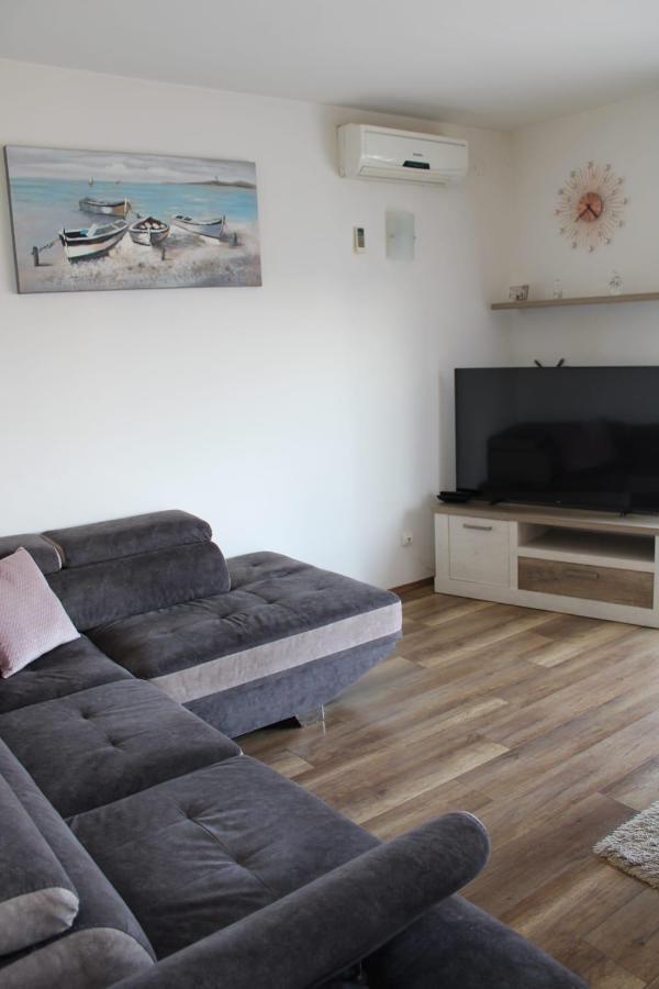 Apartments Renata Donji Seget Zewnętrze zdjęcie